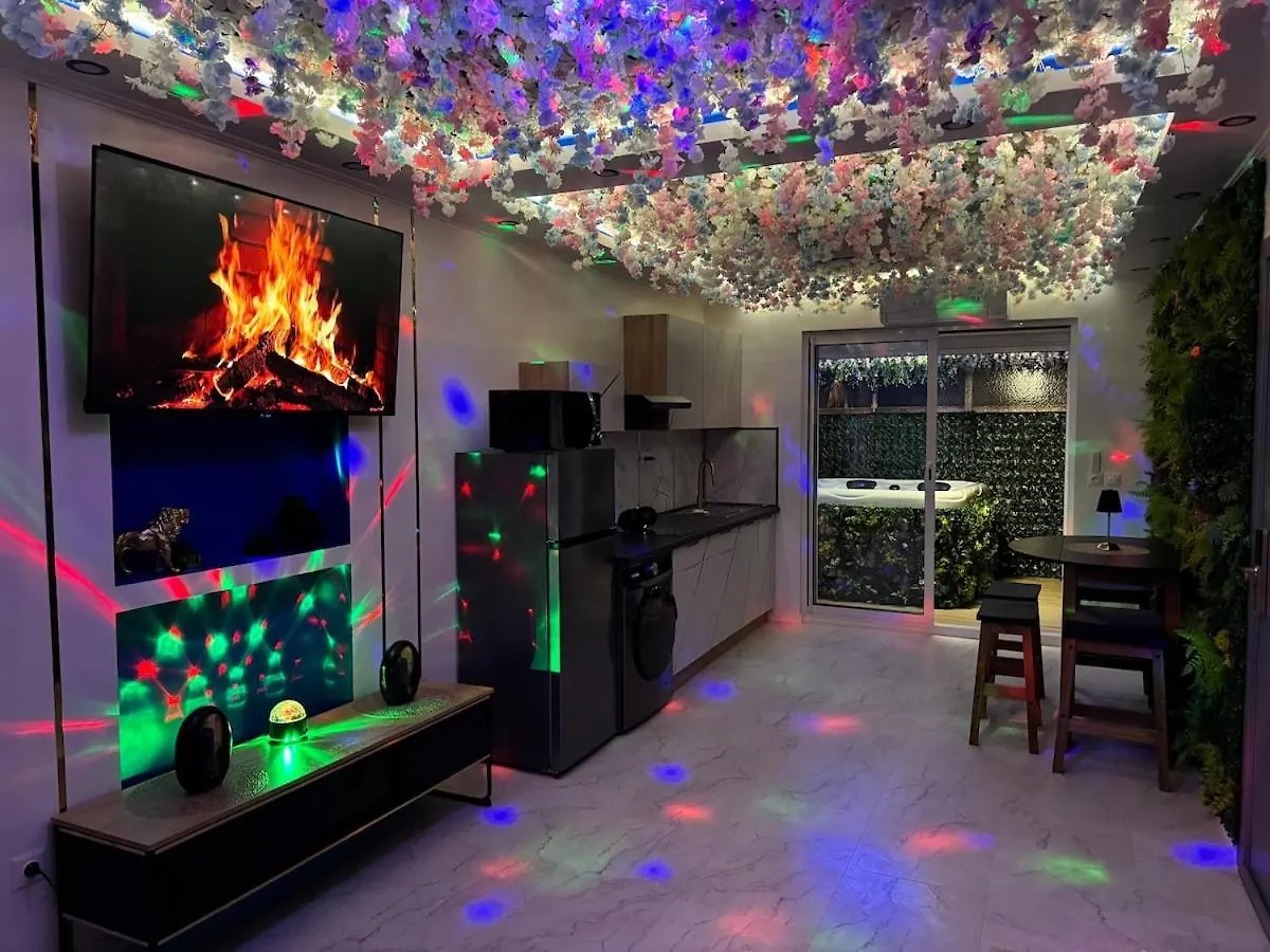 Apartment With Jacuzzi Lille